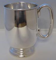 Viners 1961 One 1 Pint Hallmarked Solid Silver Tankard Christening Mug 348g (4 of 10) Viners 1961 One 1 Pint Hallmarked Solid Silver Tankard Christening Mug 348g (4 of 10)