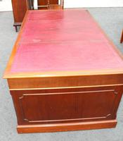 Quality 1960s Mahogany Partners Desk with Red Leather on Top (3 of 4) Quality 1960s Mahogany Partners Desk with Red Leather on Top (3 of 4)