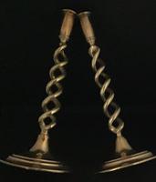 Pair of Victorian Brass Open Twist Candlesticks (4 of 4) Pair of Victorian Brass Open Twist Candlesticks (4 of 4)