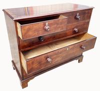 A Fabulous George 111 Chest of Drawers in Mahogany (5 of 6) A Fabulous George 111 Chest of Drawers in Mahogany (5 of 6)