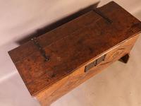 17th Century 5 Plank Coffer (7 of 9) 17th Century 5 Plank Coffer (7 of 9)