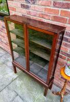 Antique Mahogany Wood Quarter Sawn Curio Display Cabinet with Double Doors c.1910 (2 of 5) Antique Mahogany Wood Quarter Sawn Curio Display Cabinet with Double Doors c.1910 (2 of 5)