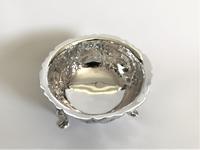 A Superb Bird Embossed Irish Silver Bowl (6 of 8) A Superb Bird Embossed Irish Silver Bowl (6 of 8)