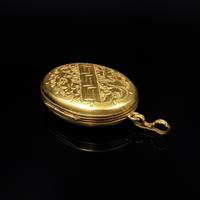 Antique Victorian Double Sided Engraved Fancy Oval Rolled Gold Photo Locket Pendant (5 of 8) Antique Victorian Double Sided Engraved Fancy Oval Rolled Gold Photo Locket Pendant (5 of 8)