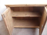 A Pretty Georgian 2 Door Antique/Old Pine Kitchen/Storage Cupboard to Wax/Paint (2 of 10) A Pretty Georgian 2 Door Antique/Old Pine Kitchen/Storage Cupboard to Wax/Paint (2 of 10)