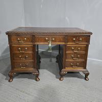 Superb Chippendale Mahogany Pedestal Desk