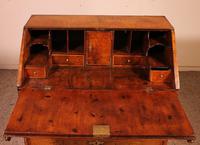 Secretary / Bureau in Walnut Early 18th Century (11 of 11) Secretary / Bureau in Walnut Early 18th Century (11 of 11)