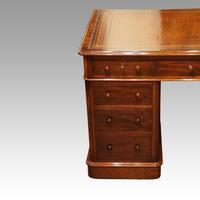 Victorian Mahogany Pedestal Desk (5 of 11) Victorian Mahogany Pedestal Desk (5 of 11)