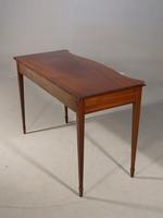 Elegant George III Period Serpentine Mahogany Serving Table (4 of 5) Elegant George III Period Serpentine Mahogany Serving Table (4 of 5)