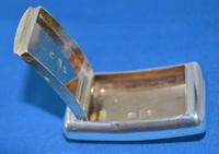GIII curved silver rectangular snuff-box (3 of 7) GIII curved silver rectangular snuff-box (3 of 7)