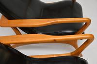 Pair of Vintage Leather Armchairs in the Manner of Vladimir Kagan (14 of 15) Pair of Vintage Leather Armchairs in the Manner of Vladimir Kagan (14 of 15)