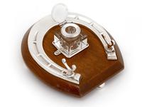 Novelty English Equestrian Oak & Silver Plate Horse Shoe Inkwell (3 of 3) Novelty English Equestrian Oak & Silver Plate Horse Shoe Inkwell (3 of 3)