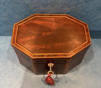 Georgian Hexagonal Mahogany Twin Section Tea Caddy with Inlay (8 of 18) Georgian Hexagonal Mahogany Twin Section Tea Caddy with Inlay (8 of 18)