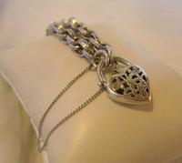 Vintage Silver Bracelet 1970s Ornate Heart Padlock 7 1/2" Length 13.3 Grams (9 of 11) Vintage Silver Bracelet 1970s Ornate Heart Padlock 7 1/2" Length 13.3 Grams (9 of 11)