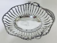 Antique Georgian 18th Century Solid Silver Swing Handle Bread Basket 1774 (12 of 19) Antique Georgian 18th Century Solid Silver Swing Handle Bread Basket 1774 (12 of 19)
