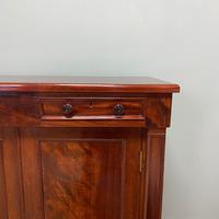 Superb Quality William IV Flamed Mahogany Antique Cupboard / Cabinet (3 of 7) Superb Quality William IV Flamed Mahogany Antique Cupboard / Cabinet (3 of 7)