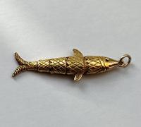 Vintage 18ct Gold Articulated Fish Amulet Pendant (5 of 10) Vintage 18ct Gold Articulated Fish Amulet Pendant (5 of 10)