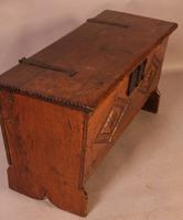 17th Century 5 Plank Coffer (2 of 9) 17th Century 5 Plank Coffer (2 of 9)