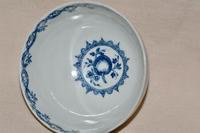 18th Century Worcester Porcelain Teabowl “Fruit & Wreath” pattern (6 of 7) 18th Century Worcester Porcelain Teabowl “Fruit & Wreath” pattern (6 of 7)