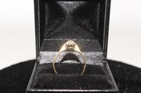 18ct Gold & Diamond Ring, size O, weighing 2.0g (6 of 6) 18ct Gold & Diamond Ring, size O, weighing 2.0g (6 of 6)