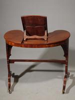 Rare and Beautifully Figured George III Period Kidney Shaped Reading / Writing Table (3 of 5) Rare and Beautifully Figured George III Period Kidney Shaped Reading / Writing Table (3 of 5)