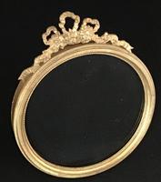 Victorian Gilt Brass Circular Easel Photo Frame. (2 of 4) Victorian Gilt Brass Circular Easel Photo Frame. (2 of 4)