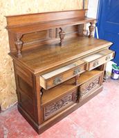 1920s Arts & Craft Style Carved Oak Sideboard with Back (3 of 9) 1920s Arts & Craft Style Carved Oak Sideboard with Back (3 of 9)