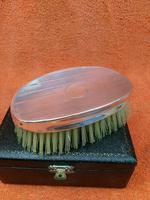 Antique Sterling Silver Hallmarked Cased Clothes Brush 1928 London British Metallising Co Ltd (8 of 9) Antique Sterling Silver Hallmarked Cased Clothes Brush 1928 London British Metallising Co Ltd (8 of 9)
