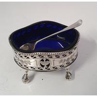 Georgian Style Silver Salt Cellar & Spoon (2 of 6) Georgian Style Silver Salt Cellar & Spoon (2 of 6)