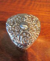 Antique Silver Heart Shaped Trinket Box (2 of 7) Antique Silver Heart Shaped Trinket Box (2 of 7)