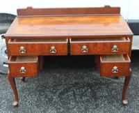 1940s Mahogny Pedestal Desk on Cab Legs '1 Piece' (2 of 4) 1940s Mahogny Pedestal Desk on Cab Legs '1 Piece' (2 of 4)