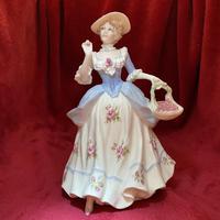Coalport Limited Edition figurine titled “Strawberries Scarlet Strawberries” from the Cries of London Collection 225 of 9500 (2 of 10) Coalport Limited Edition figurine titled “Strawberries Scarlet Strawberries” from the Cries of London Collection 225 of 9500 (2 of 10)