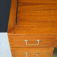 First Class Cabin Dressing Table from RMS Windsor Castle – Asymmetric (4 of 6) First Class Cabin Dressing Table from RMS Windsor Castle – Asymmetric (4 of 6)
