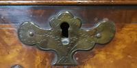 An 18th Century Style Figured Walnut Serpentine Chest of Drawers (10 of 12) An 18th Century Style Figured Walnut Serpentine Chest of Drawers (10 of 12)