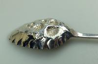 Irish Silver - Fine Solid Silver Berry Dessert Spoon c.1843 (5 of 6) Irish Silver - Fine Solid Silver Berry Dessert Spoon c.1843 (5 of 6)
