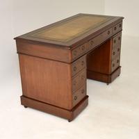 Antique Victorian Mahogany Pedestal Desk (8 of 10) Antique Victorian Mahogany Pedestal Desk (8 of 10)