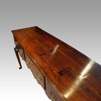 Fine George III Oak Cabriole Leg Dresser (2 of 8) Fine George III Oak Cabriole Leg Dresser (2 of 8)