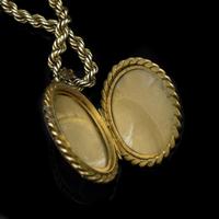 Antique Oval Buckle Fancy Locket and Rope Chain Sterling Silver Gold Gilt Necklace (3 of 11) Antique Oval Buckle Fancy Locket and Rope Chain Sterling Silver Gold Gilt Necklace (3 of 11)