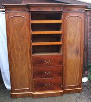 1900's Large Mahogany Mirrored 3 Door Wardrobe with Slides. (6 of 6) 1900's Large Mahogany Mirrored 3 Door Wardrobe with Slides. (6 of 6)