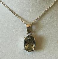 Vintage Textured Silver Pendant Necklace with Zircon