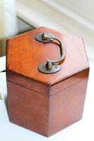 Lachenal Mahogany concertina in the original carrier case which is in very good condition (3 of 13) Lachenal Mahogany concertina in the original carrier case which is in very good condition (3 of 13)
