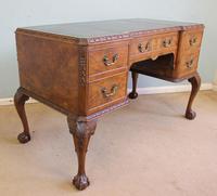 Quality Burr Walnut Kneehole Writing Desk (3 of 15) Quality Burr Walnut Kneehole Writing Desk (3 of 15)