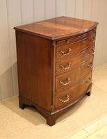 Mahogany Bow Front Chest of Drawers c.1920 (9 of 11) Mahogany Bow Front Chest of Drawers c.1920 (9 of 11)