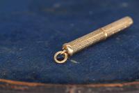 9ct gold propelling toothpick hallmarked V & J Birmingham 1973, 5cm in length, weighing 5.8g (3 of 5) 9ct gold propelling toothpick hallmarked V & J Birmingham 1973, 5cm in length, weighing 5.8g (3 of 5)