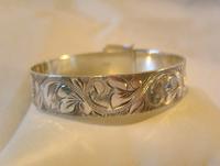 Vintage Silver Buckle Bangle 1977 Ornate Silver Bracelet 7" Length 34.9 Grams (7 of 12) Vintage Silver Buckle Bangle 1977 Ornate Silver Bracelet 7" Length 34.9 Grams (7 of 12)