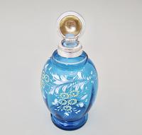 Edwardian Silver Mounted Turquoise Enamelled Glass Scent Bottle by John Grinsell Birmingham 1910 (2 of 6) Edwardian Silver Mounted Turquoise Enamelled Glass Scent Bottle by John Grinsell Birmingham 1910 (2 of 6)