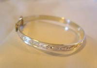 Vintage Sterling Silver Childs Christening Bangle 1977 Expanding Buckle Bracelet Nos (5 of 7) Vintage Sterling Silver Childs Christening Bangle 1977 Expanding Buckle Bracelet Nos (5 of 7)