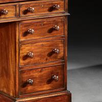 Fine Honduras Mahogany 19th Century Pedestal Desk (4 of 4) Fine Honduras Mahogany 19th Century Pedestal Desk (4 of 4)