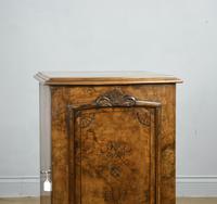 Fine Pair of Victorian Burr Walnut Bedside Cabinets (6 of 8) Fine Pair of Victorian Burr Walnut Bedside Cabinets (6 of 8)