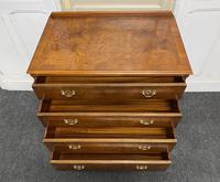 Queen Anne Burr Walnut Chest of 4 Drawers (4 of 12) Queen Anne Burr Walnut Chest of 4 Drawers (4 of 12)